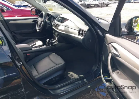 2014 BMW X1 xDrive28I z USA, uszkodzony, nr VIN WBAVL1C58EVY19761